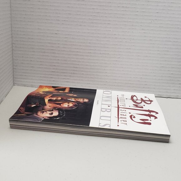Buffy the Vampire Slayer Omnibus Volume 3 - Picture 4 of 7